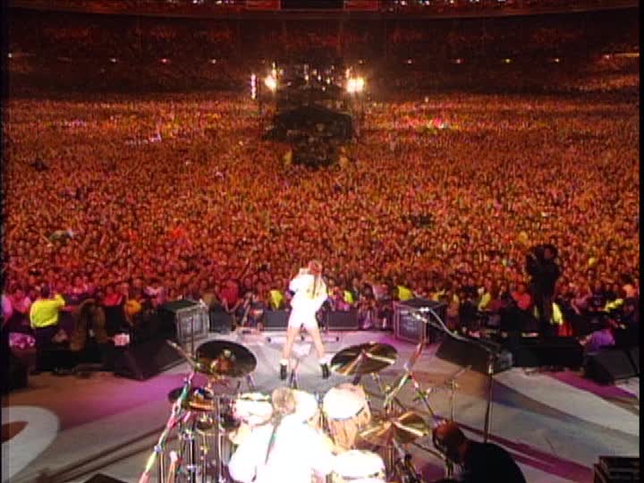 Freddie Mercury Tribute Concert 1992. Концерт в 1992 Фредди. Tribute концерт. Фредди Меркьюри стадионе Уэмбли в Лондоне. Фредди меркьюри стадион